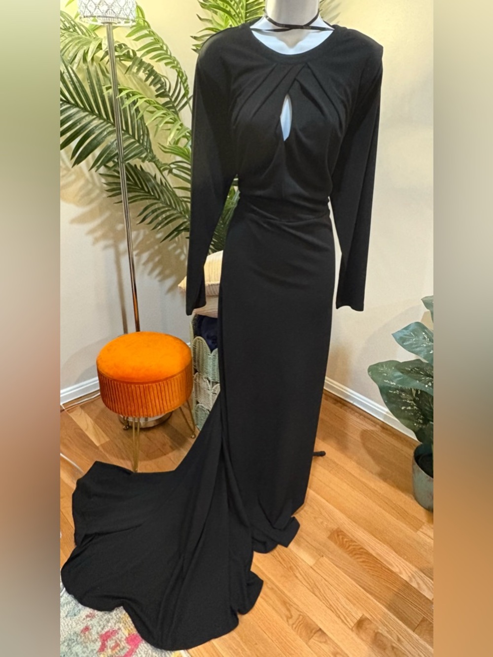 Eloquii Black Long-Sleeve Twist-Front Keyhole Evening Gown